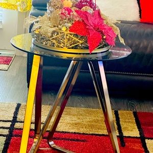 Meet your Posher, Claudia